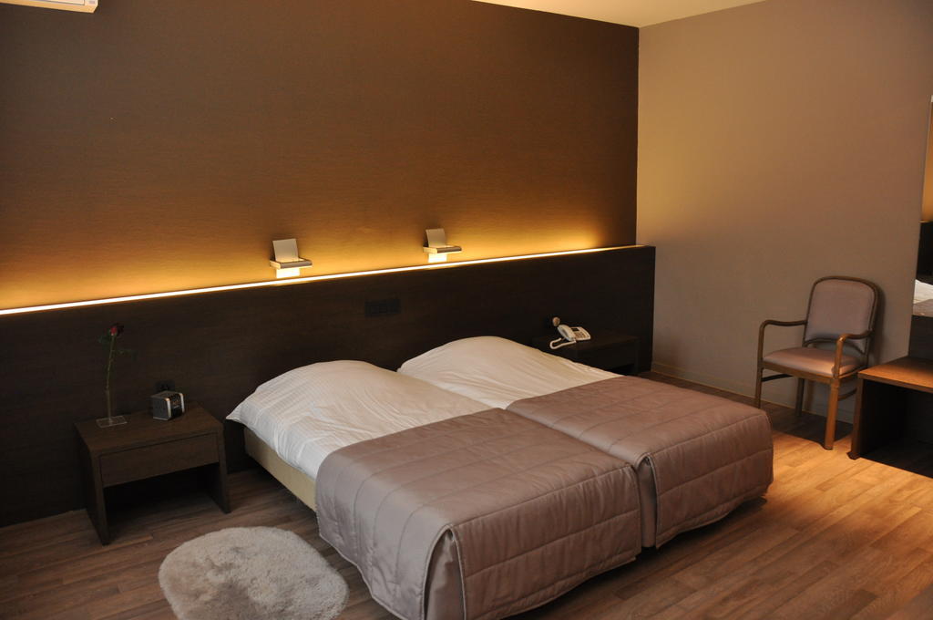 Hotel De Zalm 오우데나르데 객실 사진