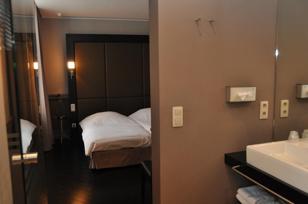 Hotel De Zalm 오우데나르데 객실 사진